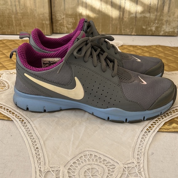 Nike Flex Women Sneakers - Picture 4 of 9